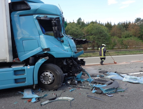 Verkehrsunfall zwischen zwei LKW auf der A99